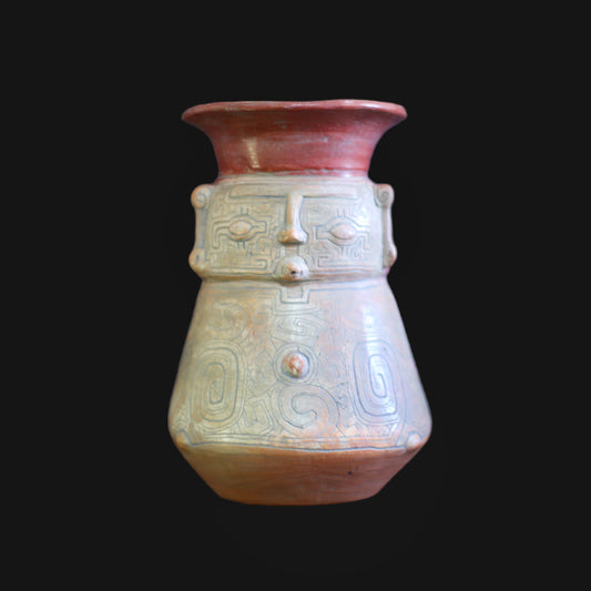Urna Ceremonial Amazônica: Cerâmica de Estilo Marajoara (peças arqueológicas recriadas por artesão)